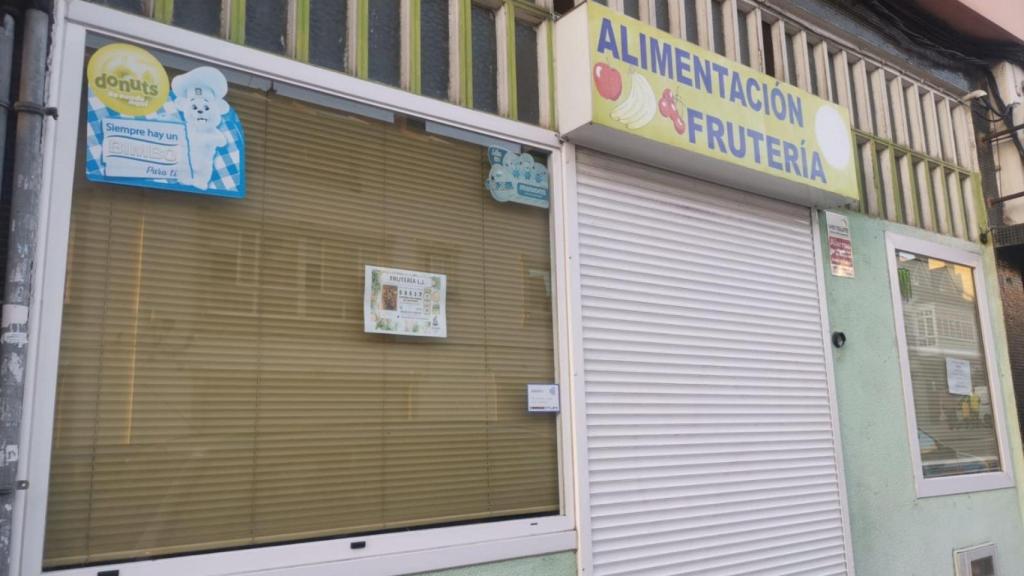 La frutería donde tuvo lugar el robo con violencia este lunes.