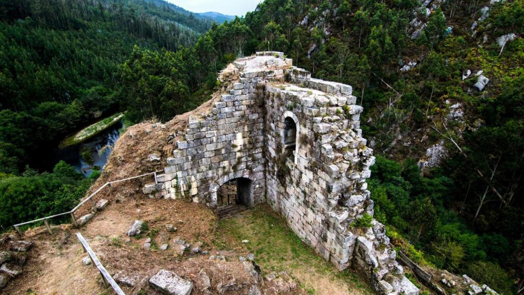 Castillo de Narahío (siglo XII), San Saturnino, A Coruña.