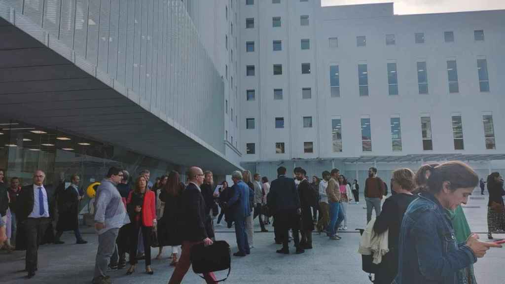 El momento del desalojo en la Ciudad de la Justicia.