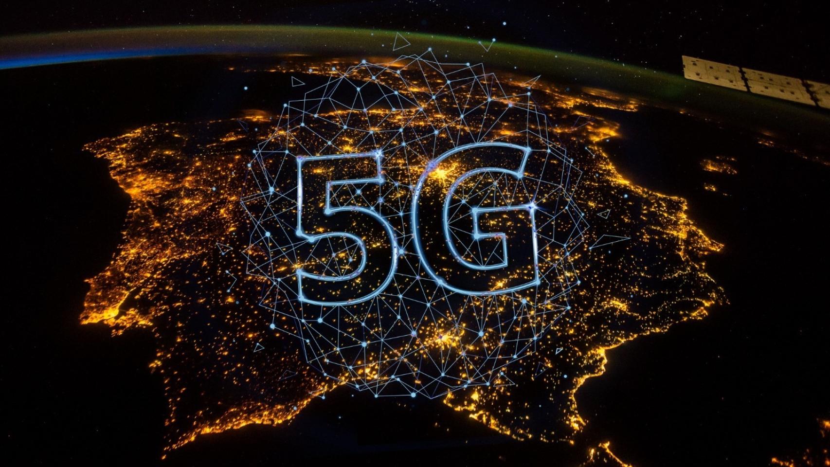 Infografía con el logo de 5G sobre una mapa de España.