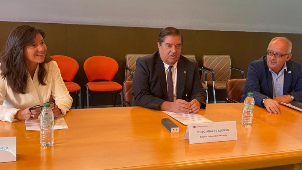 Presentación del convenio de la UDC, Sergas y Axencia Galega de Innovación