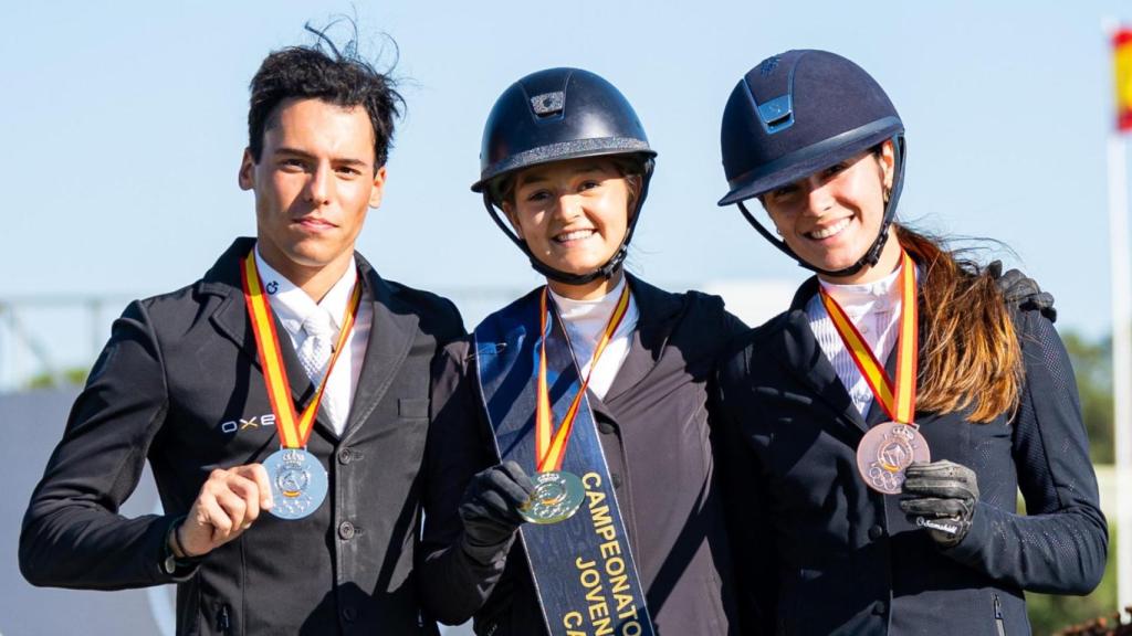 Diego Ramos Maneiro (izquierda), subcampeón de España sub-21 de salto.