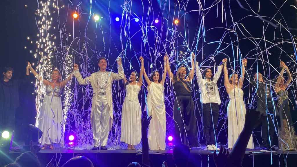 Los magos participantes en uno de los últimos espectáculos.