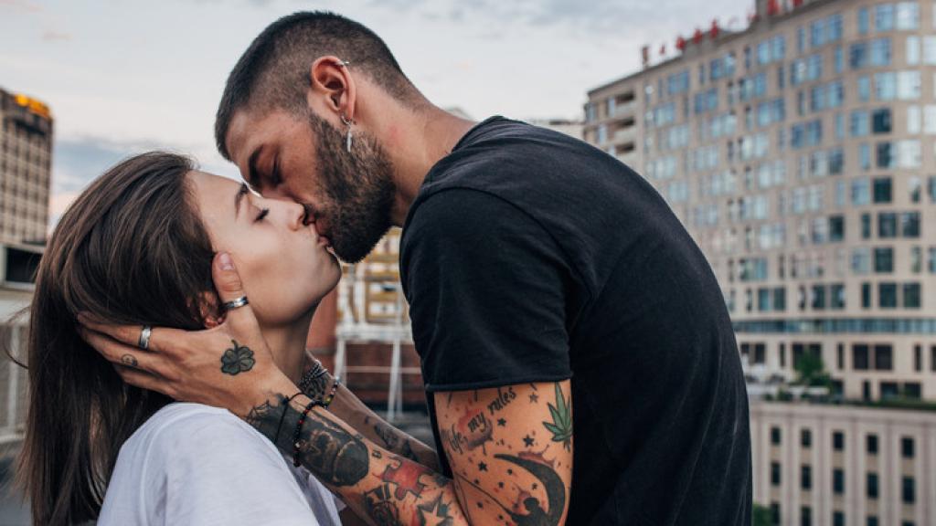 Así es como puedes dar el mejor beso del mundo.