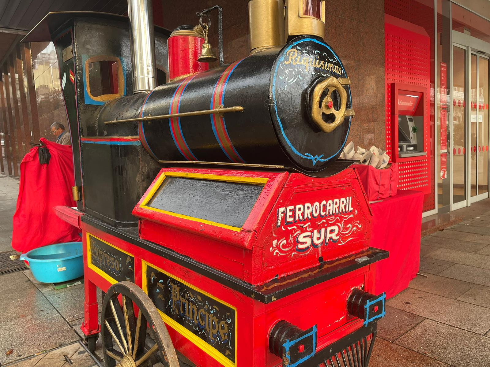 El tren asador de castañas ya ocupa Príncipe. (Imagen: Treintayseis)