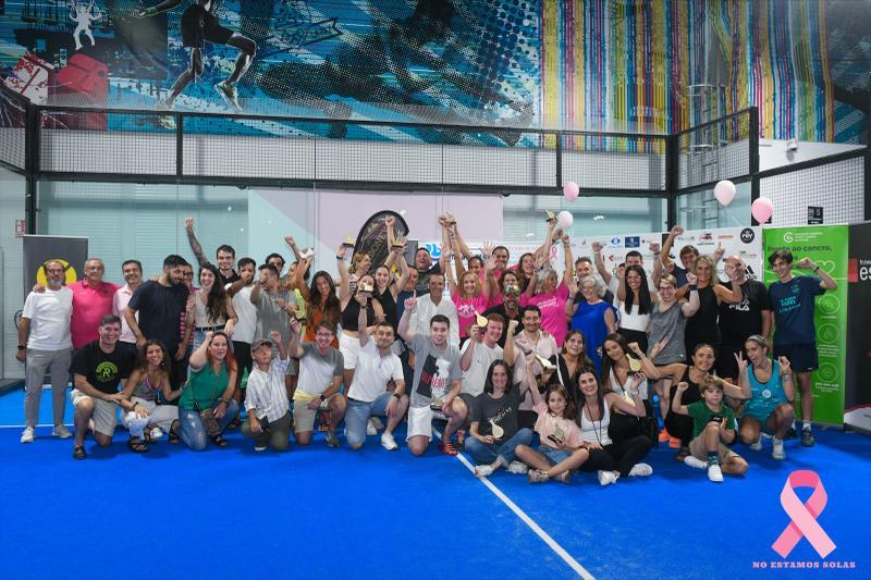 Foto de familia del torneo No estamos solas (Cedida).