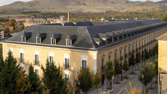 Conoce el parador del siglo XVIII cerca de Madrid y rodeado de montañas: perfecto para una escapada de fin de semana.