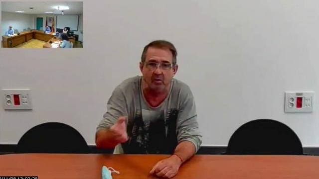 Miguel Ángel, presidente de la Gran Peña Barcelonista de Águilas, durante su declaración ante el juez.