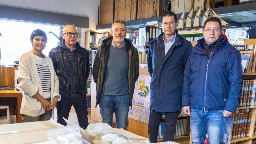 El vicepresidente de la Diputación, Xosé Regueira, y el alcalde de Zas, Manuel Muiño.