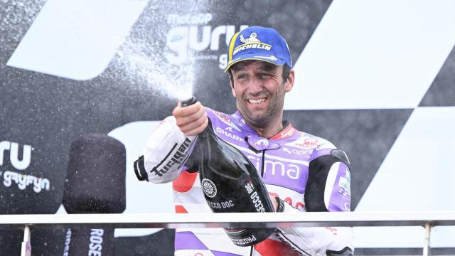 Johann Zarco celebra su victoria en el GP de Australia, en el circuito de Phillip Island.