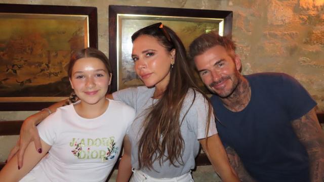 Harper, David y Victoria Beckham, en una imagen de sus redes sociales.
