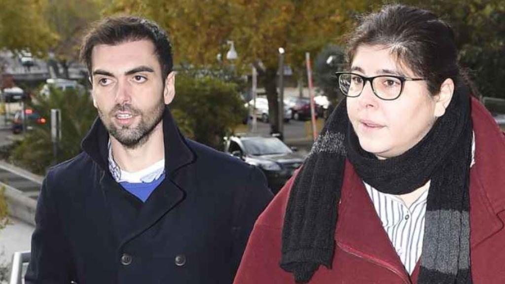 Thais Tous junto a su hermano, Zeus, en una fotografía tomada en 2017, durante la última aparición pública de la hija de Sara Montiel.