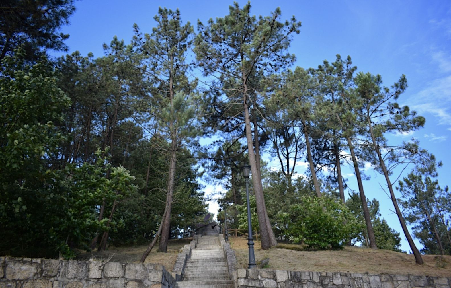 Subida al mirador del Monte Beiro, Valga. Foto: Concello de Valga