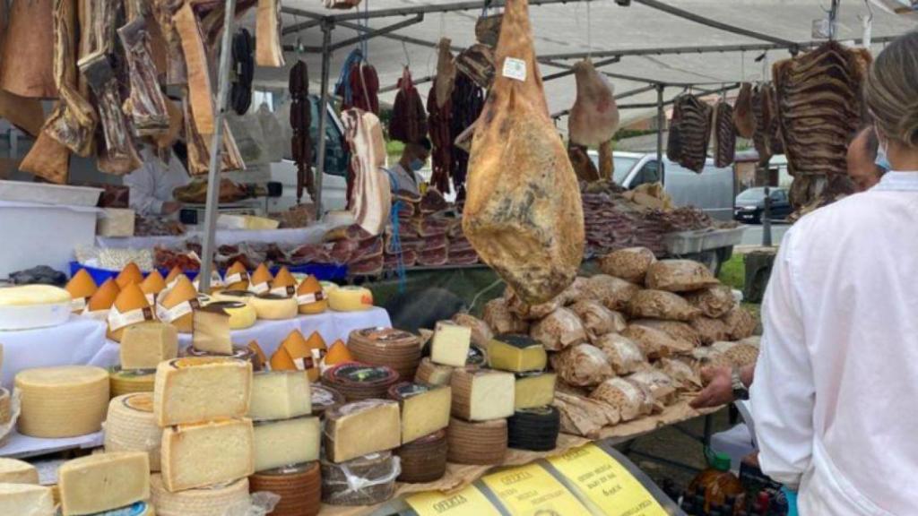 Valdoviño (A Coruña) celebra este domingo el feirón mensual en la explanada de la Puerta del Sol