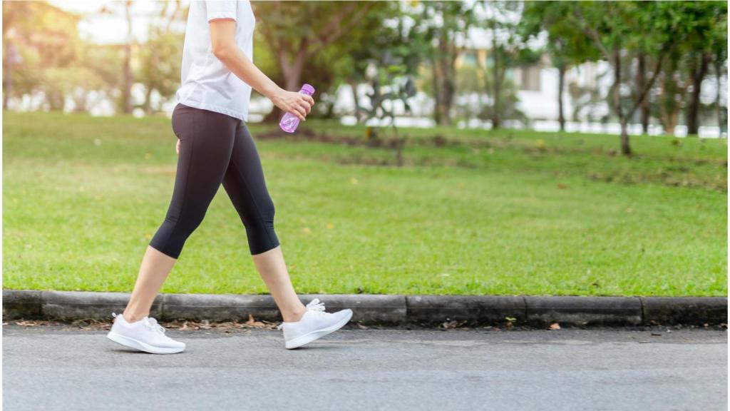 ¿Cuál es la mejor hora del día para salir a caminar? Responde un experto gallego