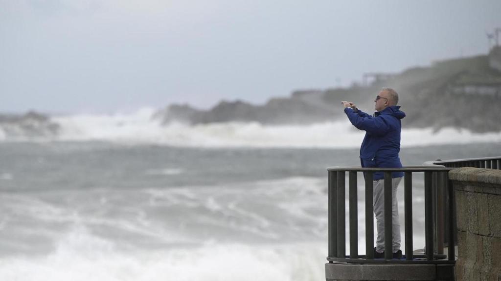 Temporal en el mar en A Coruña.