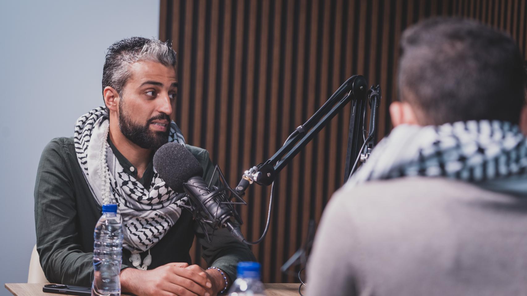 Bel Al durante su conversación con el podcast En La Sabana.