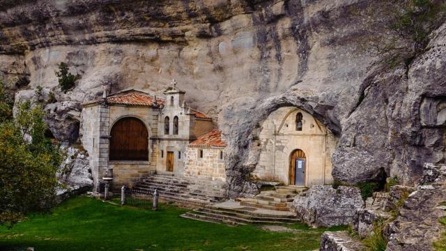 El periodista Pedro García Cuartango viaja por los secretos de la España mágica
