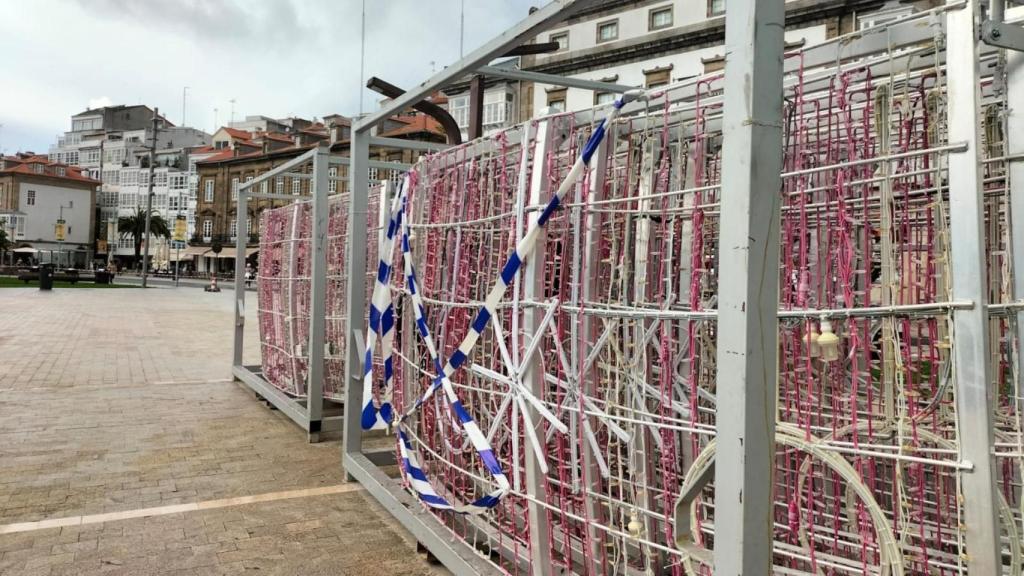 Elementos que formarán parte de la estructura de la bola de Navidad