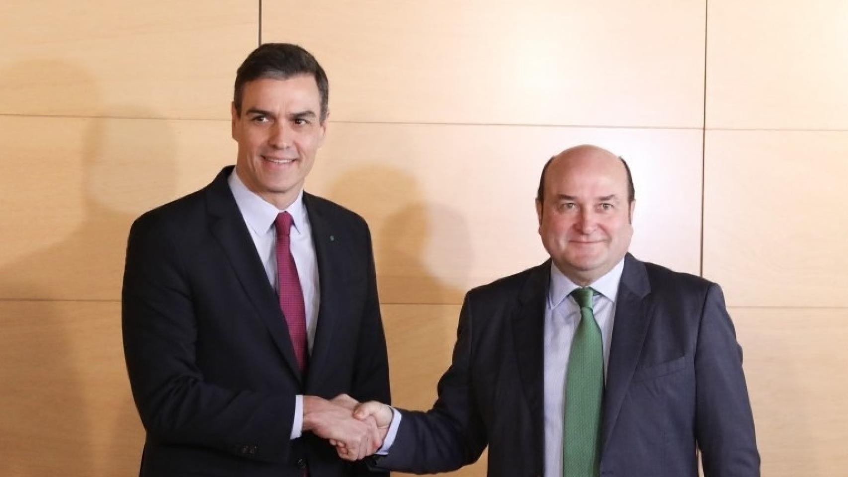 Pedro Sánchez y Andoni Ortúzar, en una imagen de archivo.