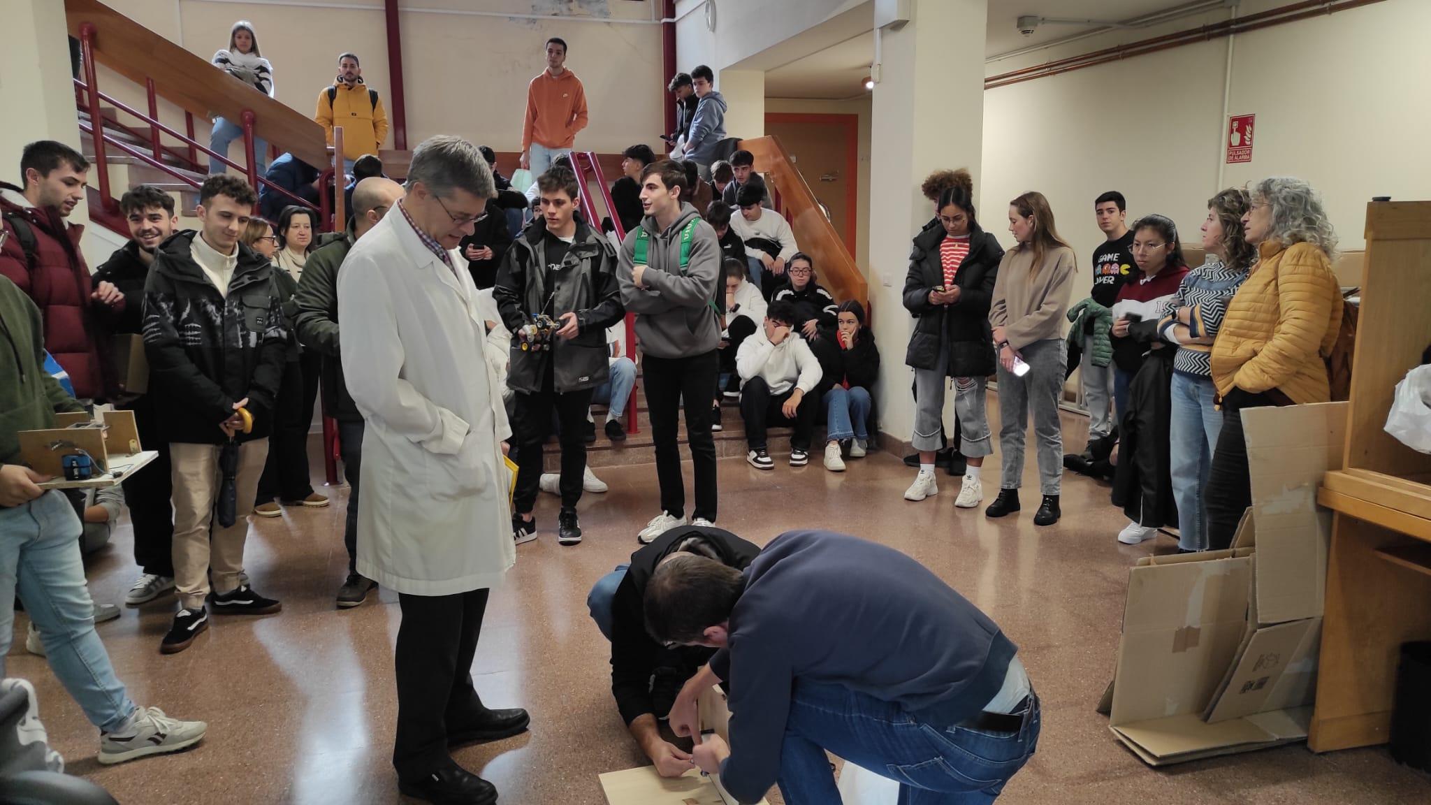 El sótano de la Escuela Politécnica de Ingeniería de Ferrol (EPEF) acogió el reto