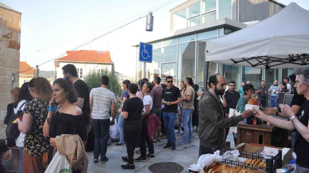 Evento en la Plaza del Abanico, en el Casco Vello Alto de Vigo.