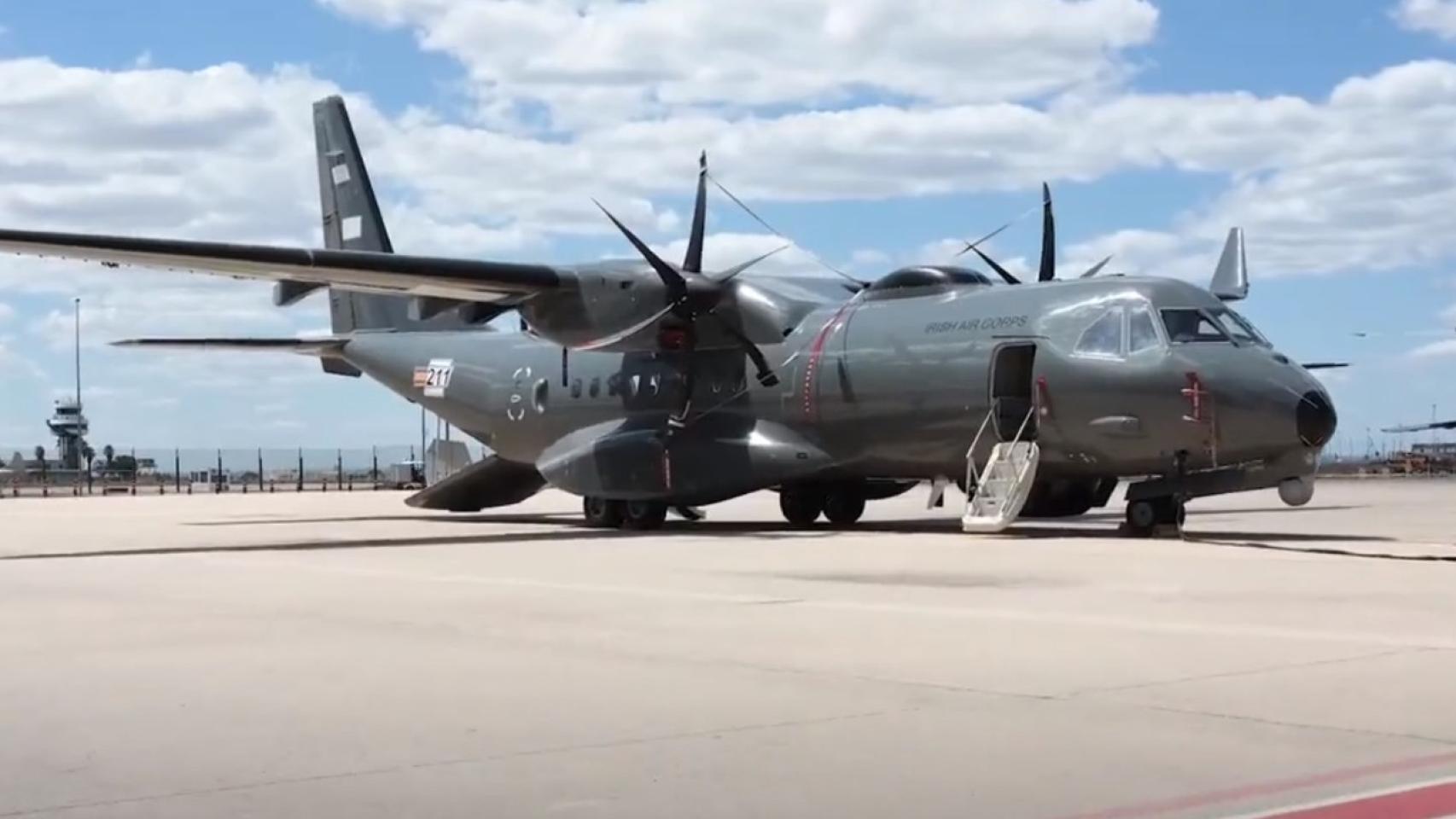 El carguero español C-295 de Airbus.