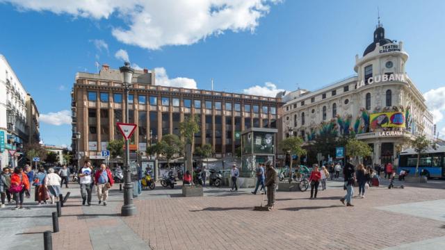 Plaza de Jacinto Benavente, en pleno centro de Madrid.