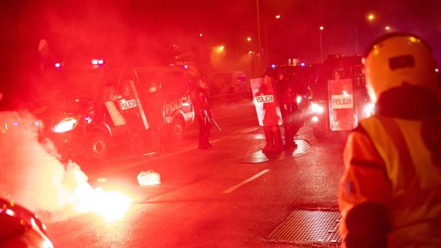 Los disturbios, a su paso por la calle Pintor Rosales de Madrid.