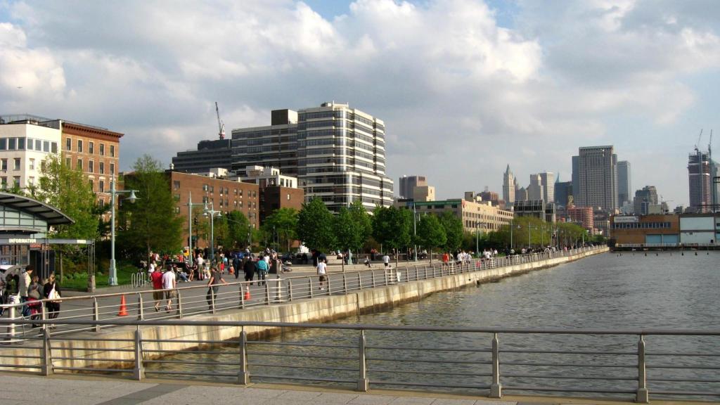 El recorrido transcurre en paralelo al río Hudson.