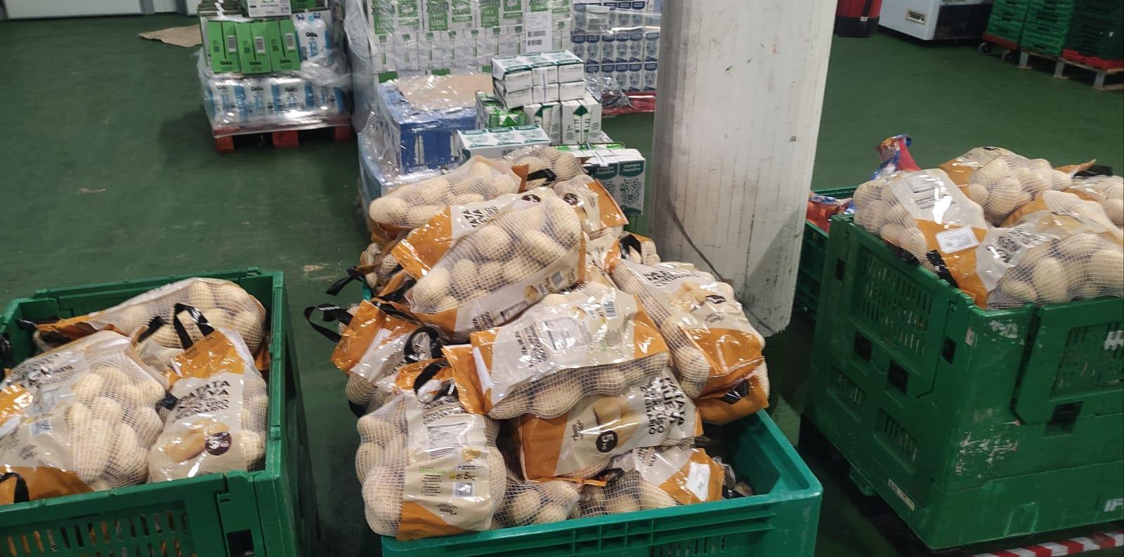 Los supermercados donan alimentos a diario