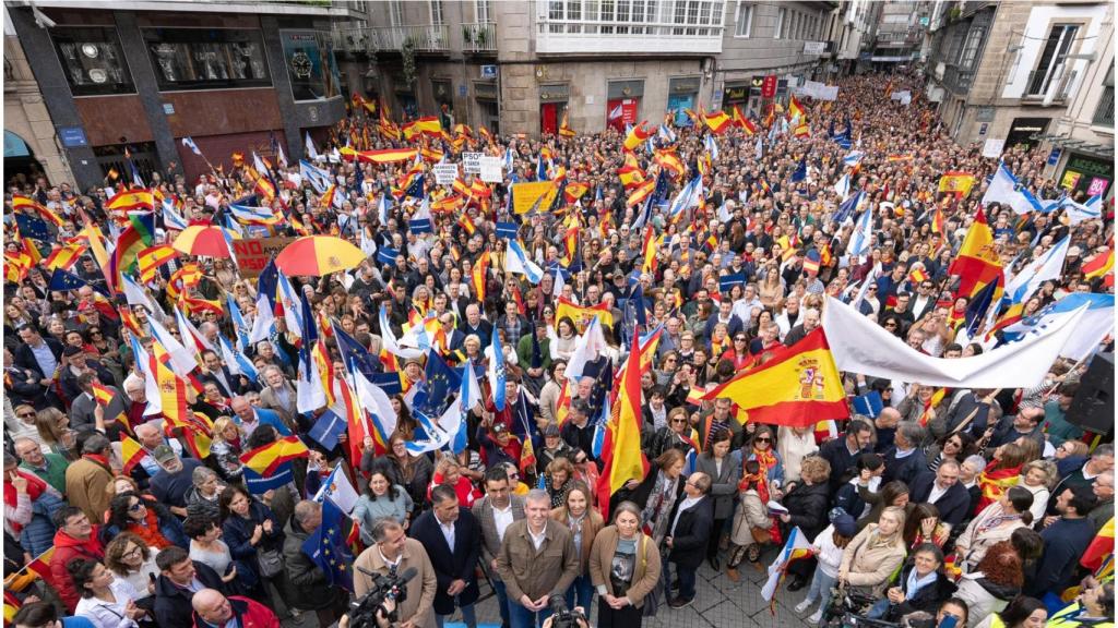 El presidente de la Xunta, Alfonso Rueda, en la manifestación de Pontevedra