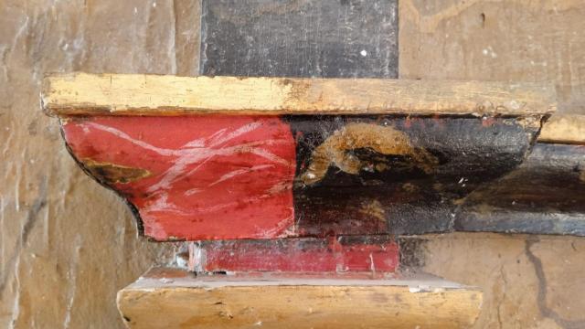 Detalle del ático barroco restaurado en Jorquera.