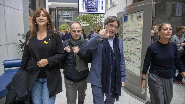 Laura Borràs, Jordi Turull, Carles Puigdemont y Míriam Nogueras, en Bruselas durante la negociación del pacto de investidura con el PSOE.