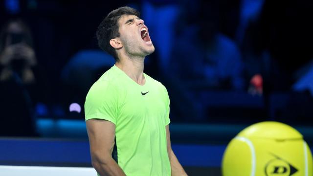Carlos Alcaraz celebra en las ATP Finals
