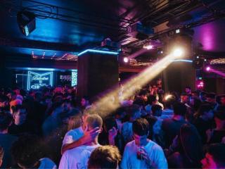 ¿Se está produciendo un éxodo de la zona nueva a la vieja en el ocio nocturno de Santiago?