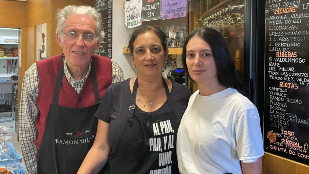 Salvador, Mayte y Gemma de Pulpería O Rueiro.