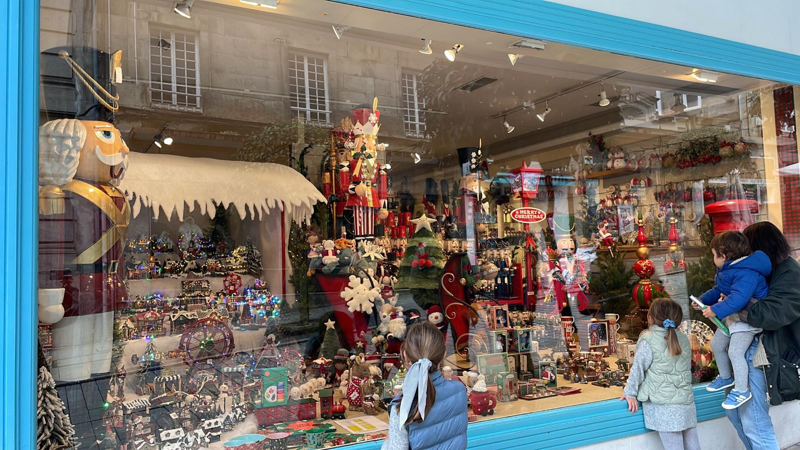 Tiendas de decoración en el centro de la ciudad. Foto: Treintayseis