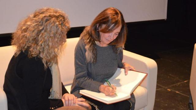 Charo Izquierdo firma un libro este jueves en Cabañas de la Sagra.