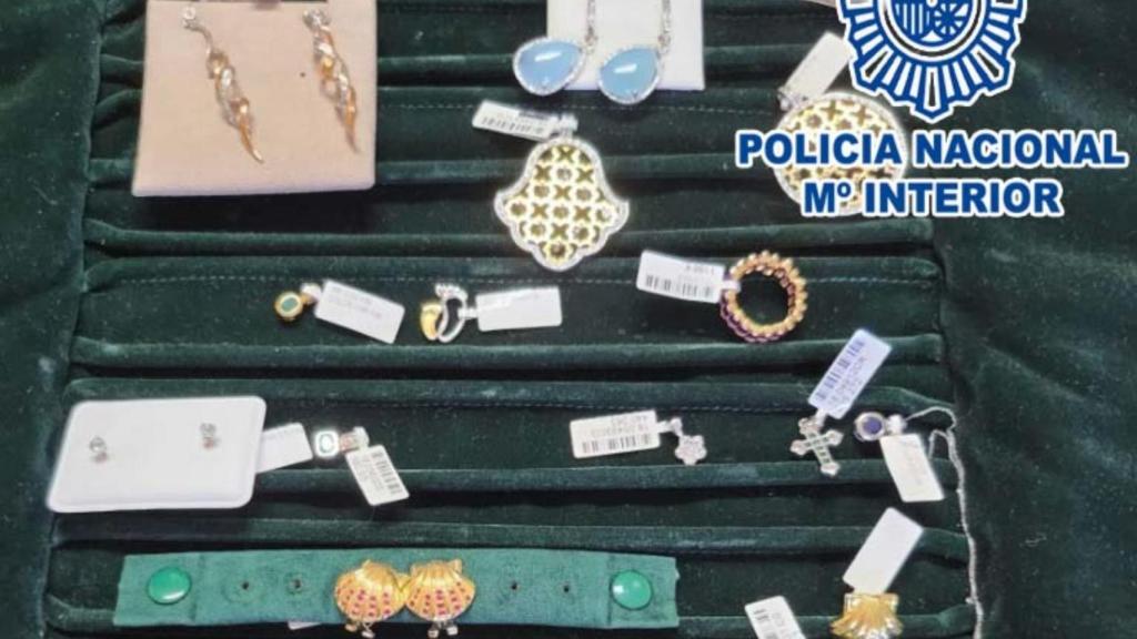 Muestrario entregado a su dueño.