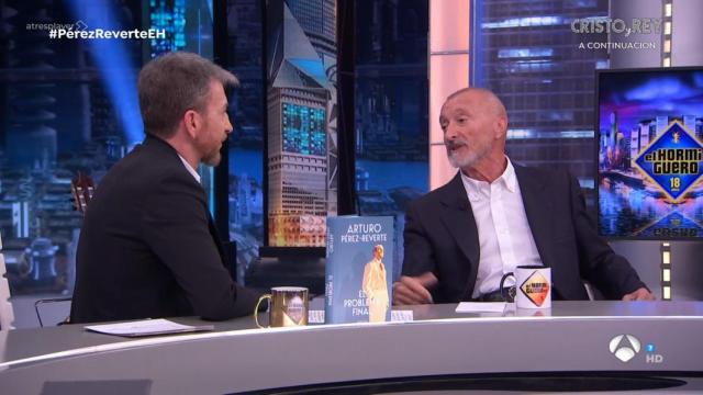 Pablo Motos y Pérez Reverte en 'El Hormiguero'.