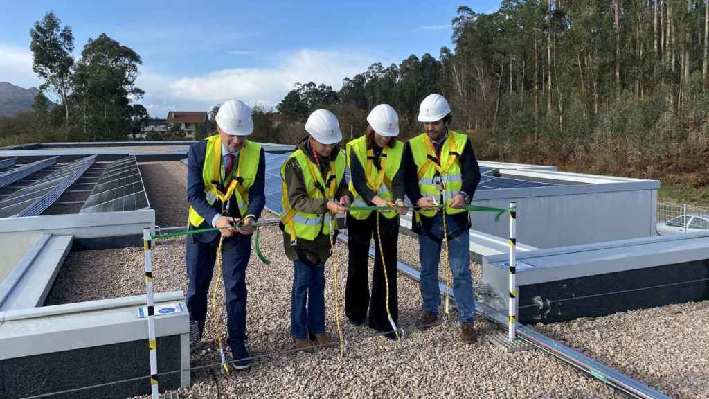 Paneles solares instalados en el centro educativo.