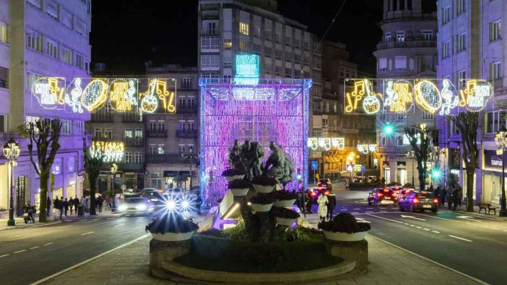 Luces de Navidad en la Gran Vía de Vigo.