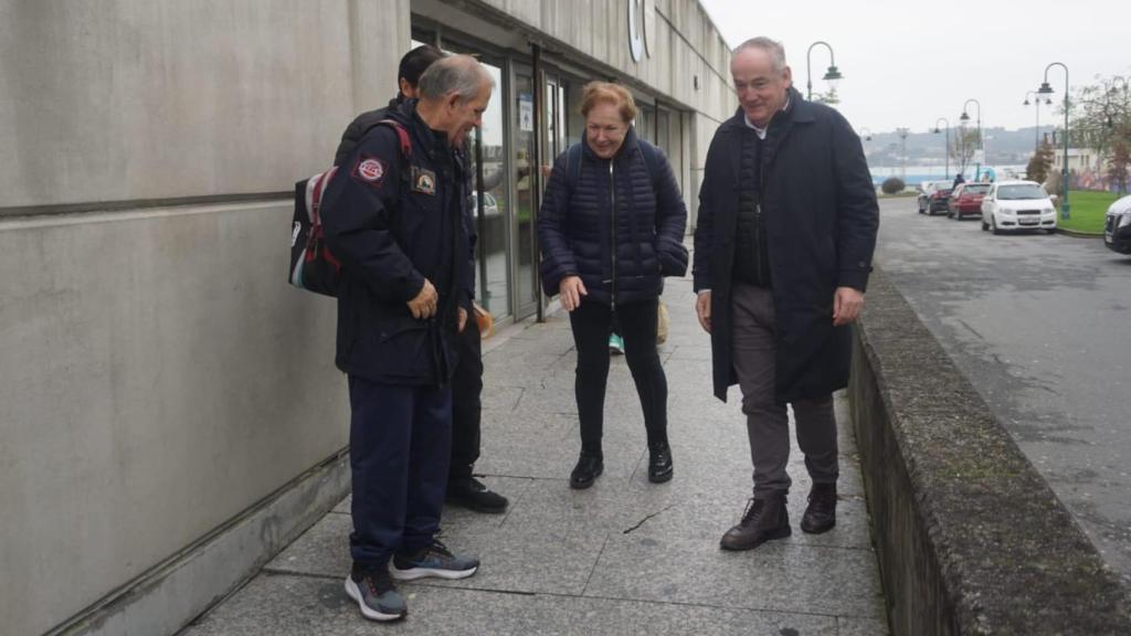 Miguel Lorenzo y Roberto García se reúnen con usuarios del complejo deportivo de San Diego