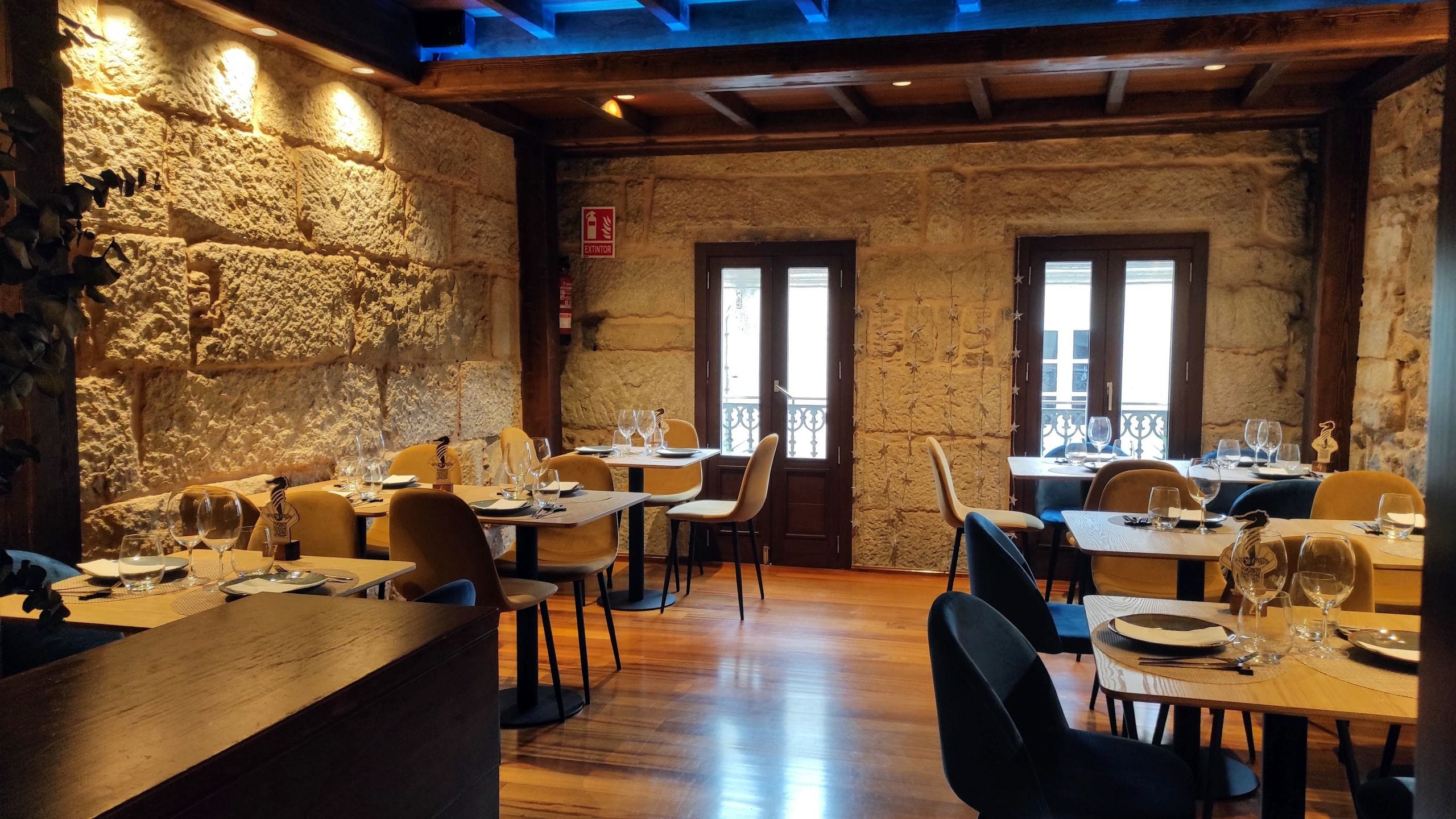 Salón de la segunda planta en Trasmallo. Foto: Treintayseis