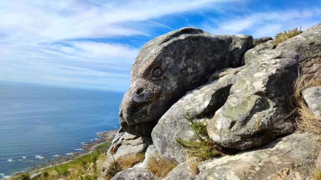 Escultura de un águila en el Monte Torroso