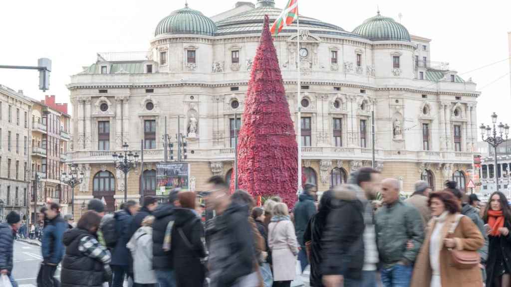 Imagen de un árbol en la ciudad de Bilbao.