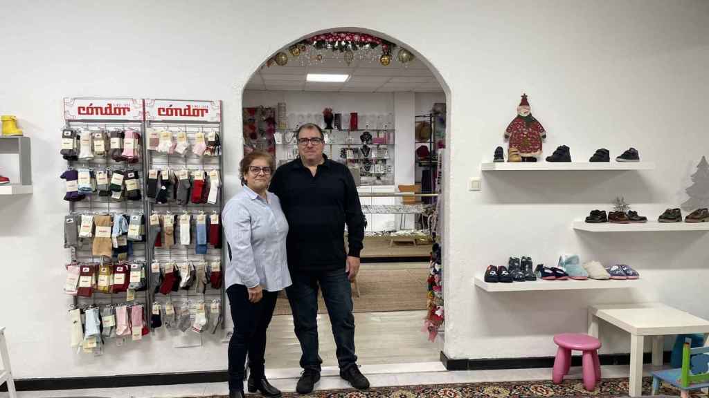 Ana González y José María Janeiro en sus nuevos locales de Colón 7.