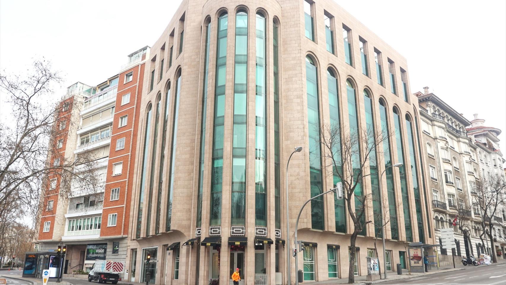 Fachada de la sede de Colonial en el Paseo de la Castellana