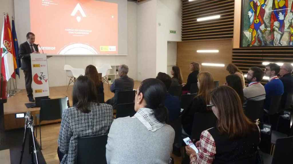 Abel Caballero durante la presentación de la secta edición de ViaExterior.